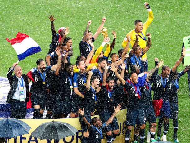 令观众为之 令观众为之