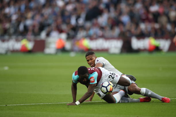 首发名单中 首发名单中