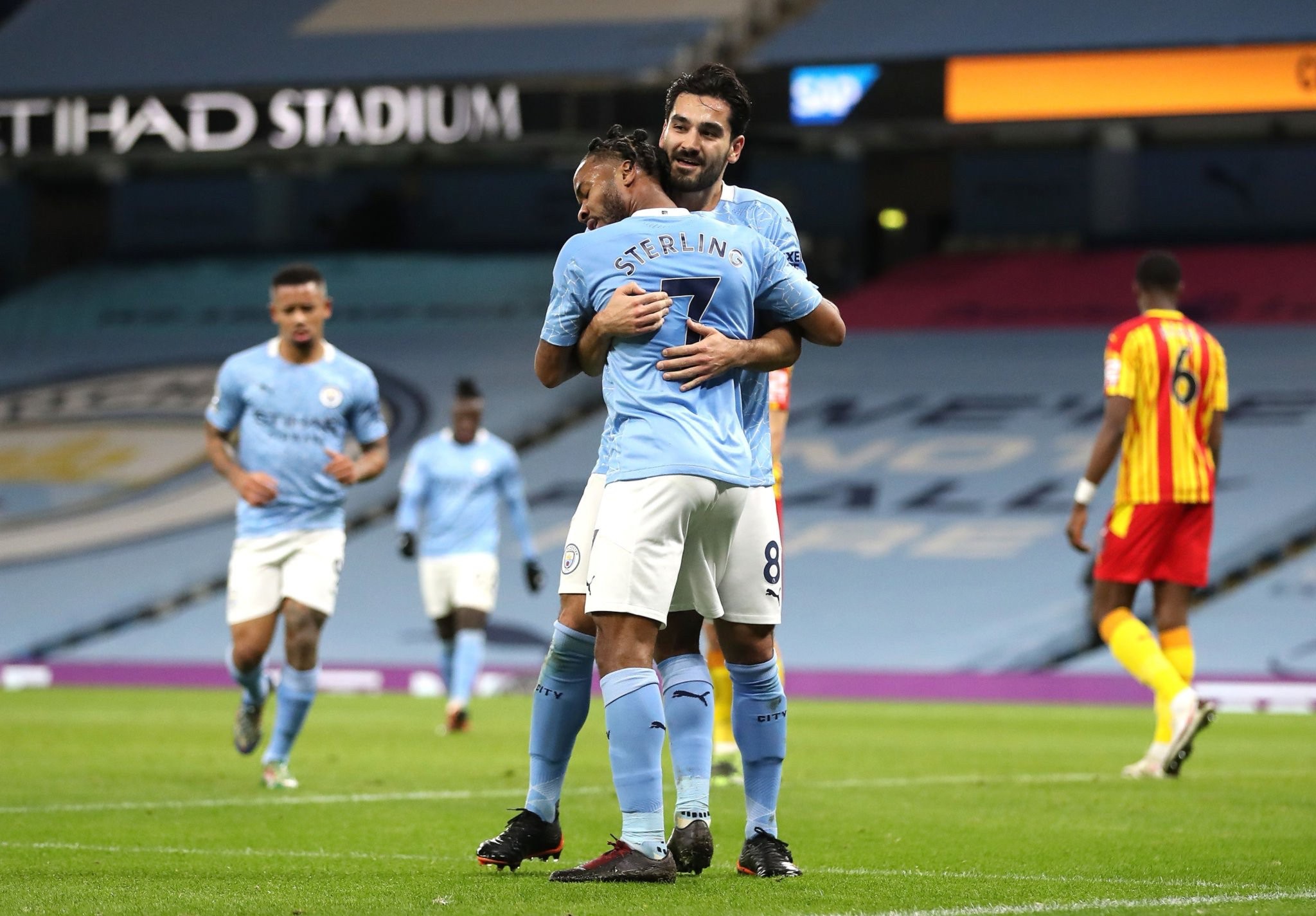 也关系着球 也关系着球