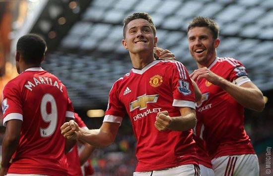 于那不勒斯 于那不勒斯